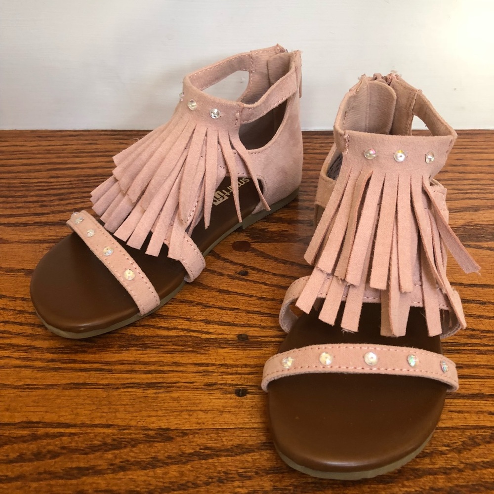 SOLD somewhere elseLittle girls size 10 sandals